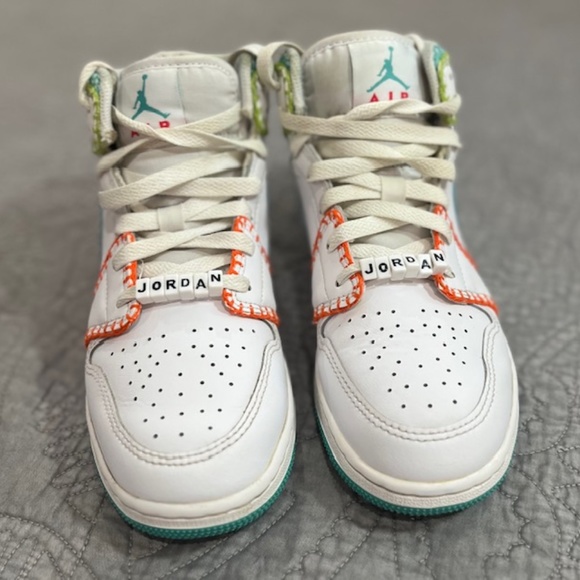 Nike Air Jordan 1 Mid SE GS White Teal Retro DM6218-100 - SIZE 5Y = 7 WOMENS - Picture 4 of 12